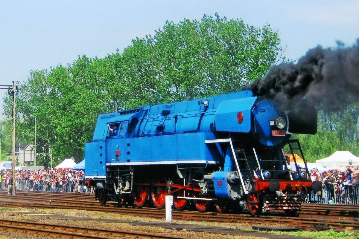 Tschechischer Gast Papousek 477 043 war am 30 April 2011 teil der Dampflokparade ins Polnisches Wolsztyn.