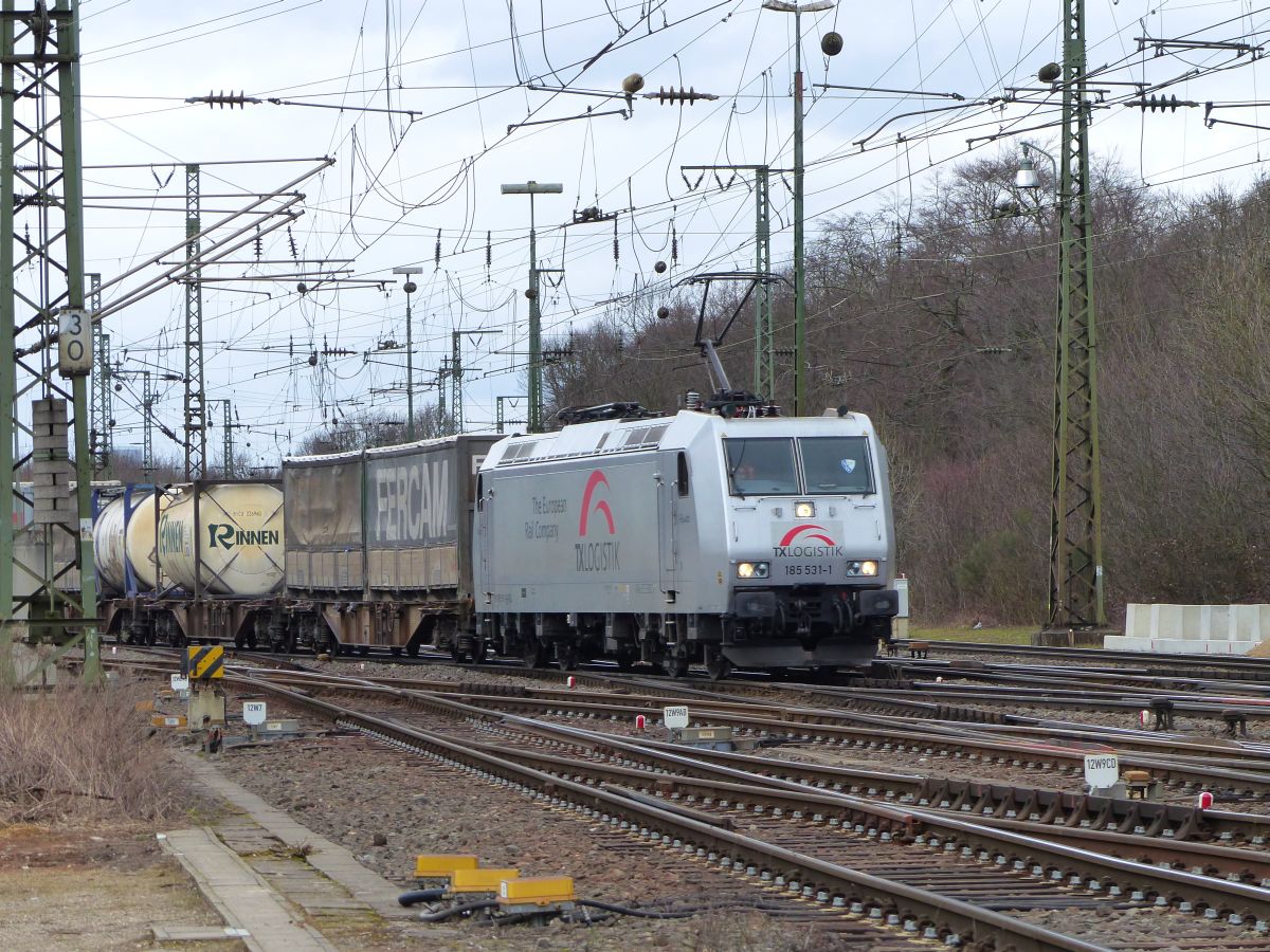 TX Logistik Lok 185 531-1 (93 81 0185 531-1 A-TXL) aus sterreich Rangierbahnhof Kln Gremberg. Porzer Ringstrae, Kln 08-03-2018.


TX Logistik loc 185 531-1 (93 81 0185 531-1 A-TXL) uit Oostenrijk rangeerstation Keulen Gremberg. Porzer Ringstrae, Keulen 08-03-2018.