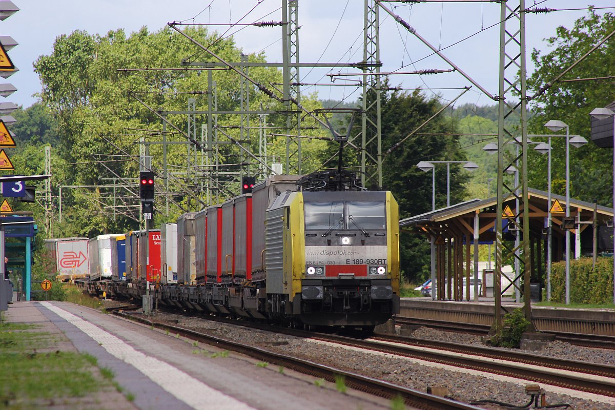 TXL ES 64 F4-030 mit dem DGS 40577 nach Verona Q.E rauscht hier durch Schleswig. 13.08.2017 