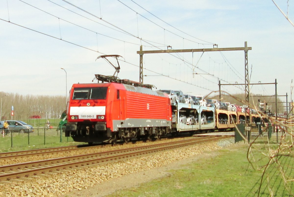 Umgeleiteter Ganzzug mit 189 048 durchfahrt am 24 April 2015 Alverna.
