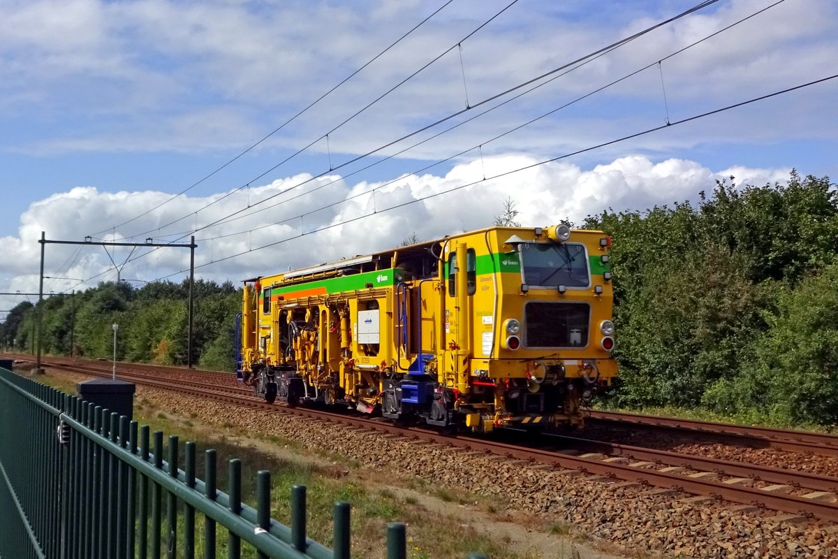 UniMat-Killer von BAM Railbouw durchfahrt am 8 September 2019 Alverna.