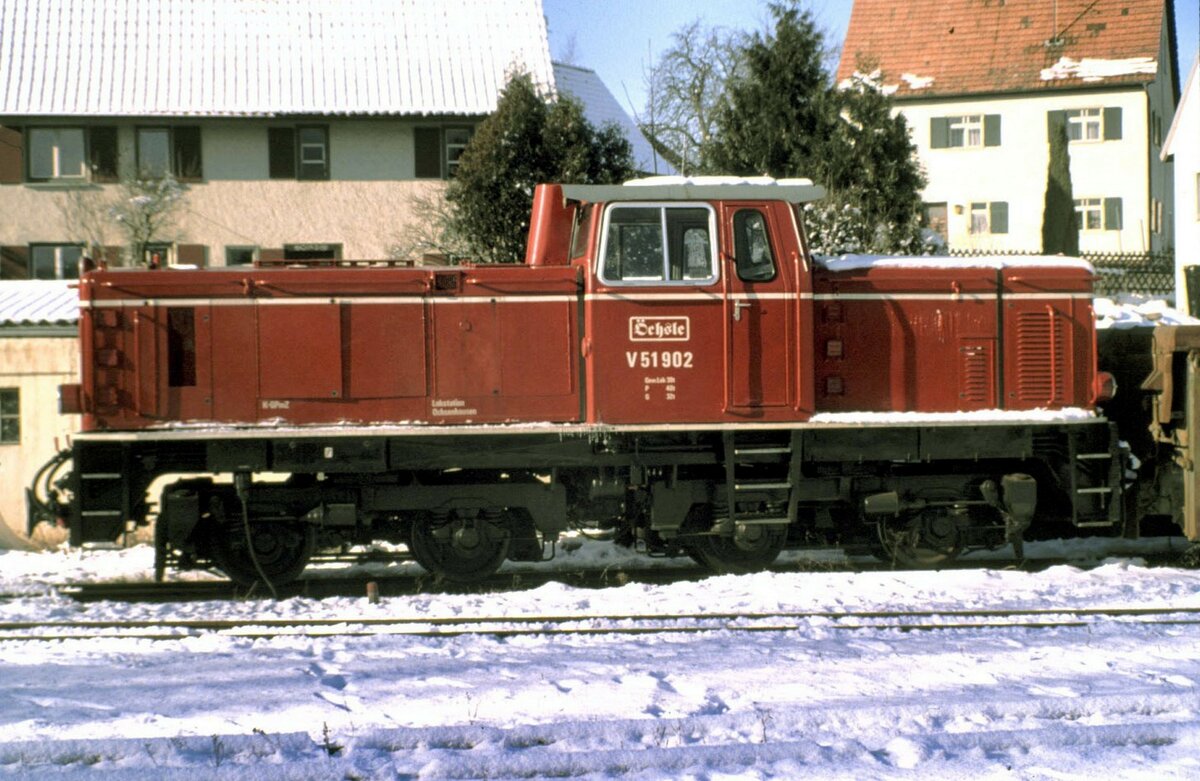 V 51 902 beim Öchsle in Ochsenhausen im Februar 1990.