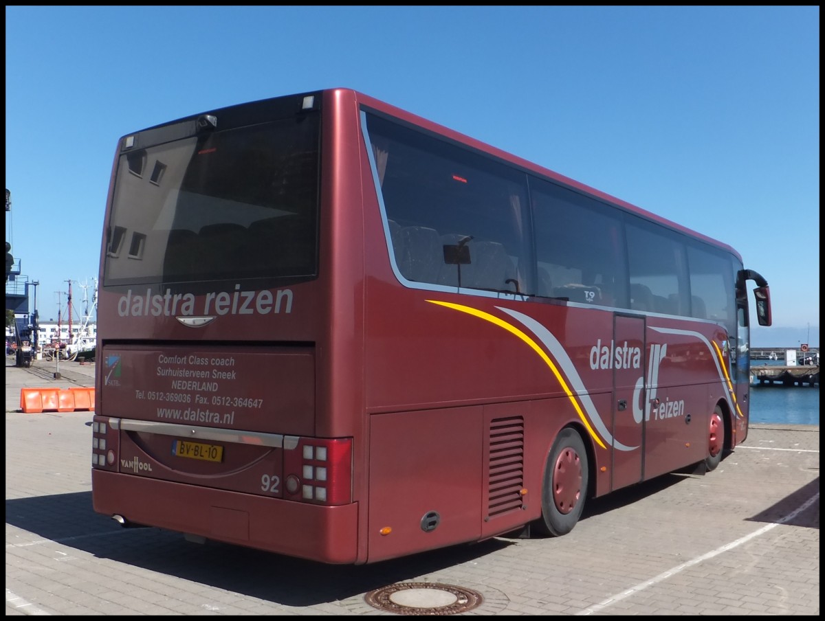 Van Hool T911 von Dalstra Reizen aus den Niederlanden im Stadthafen Sassnitz.