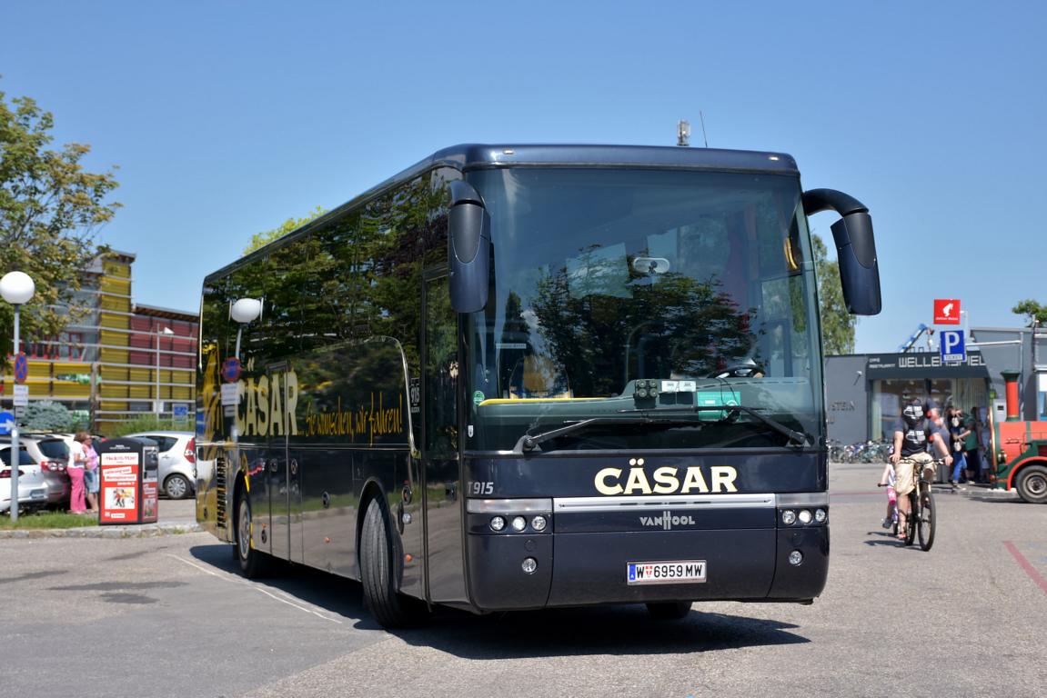 Van Hool T915 Alicron von C�SAR Reisen aus Wien.