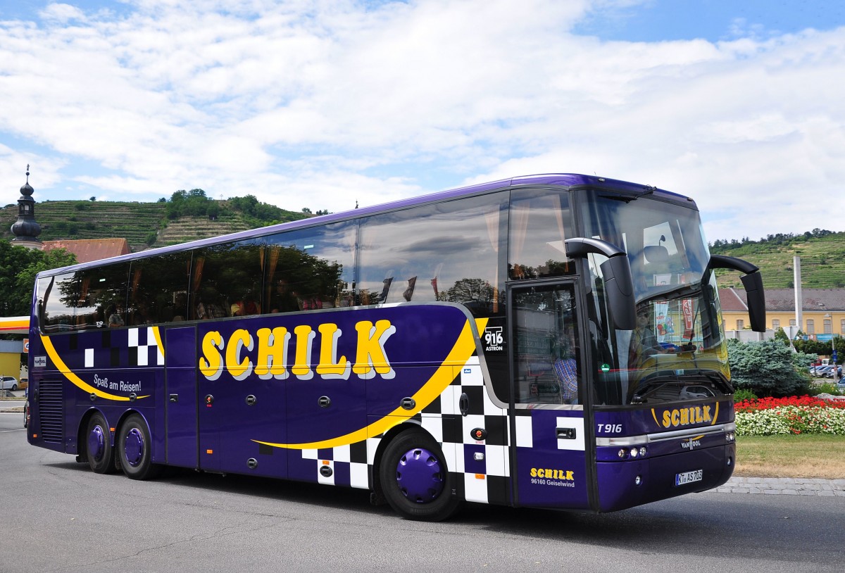 Van Hool T916 Astron von Schilk Reisen aus der BRD im Juni 2015 in Krems.