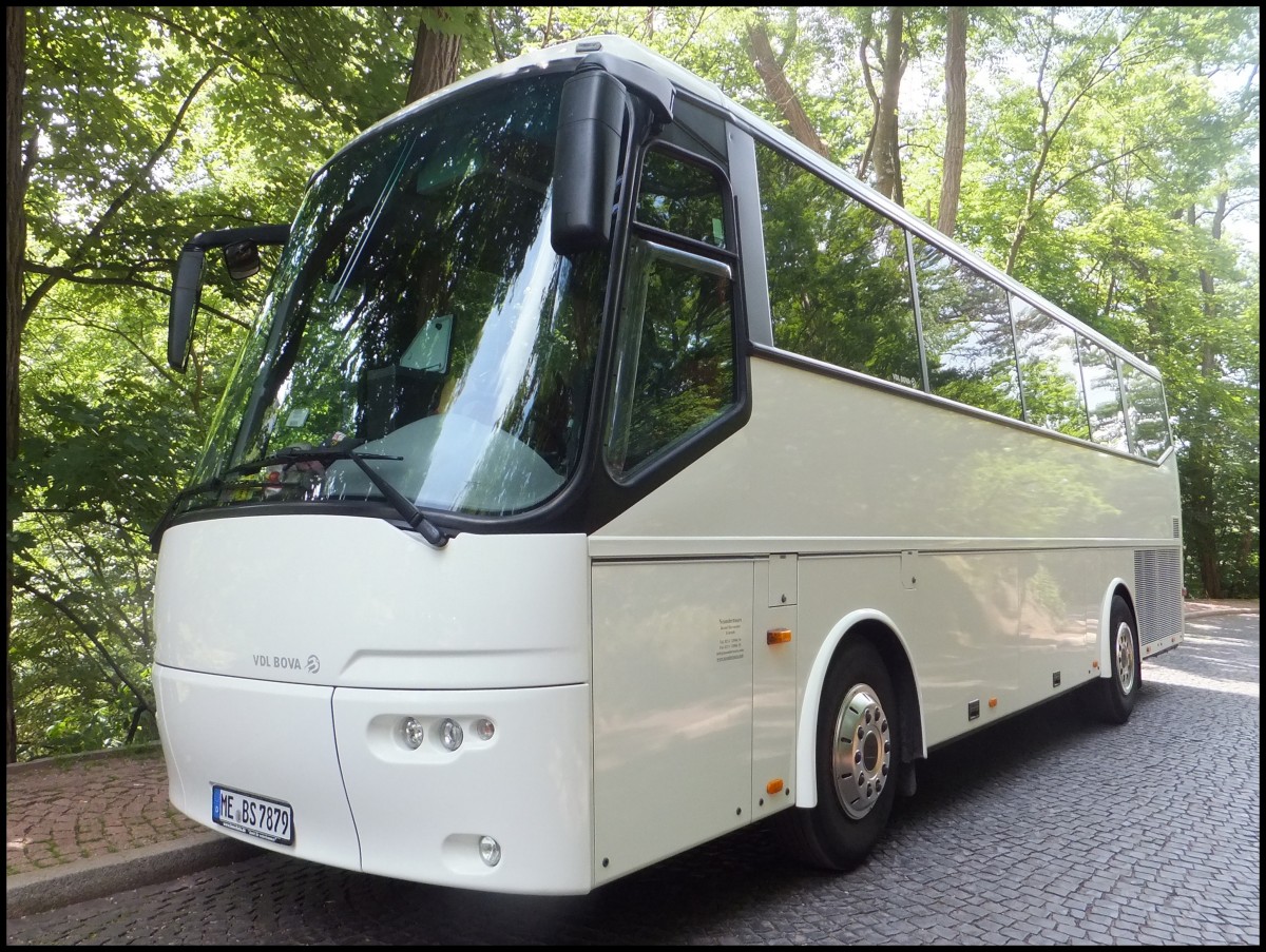 VDL Bova Futura von Neandertours aus Deutschland bei der Wartburg.