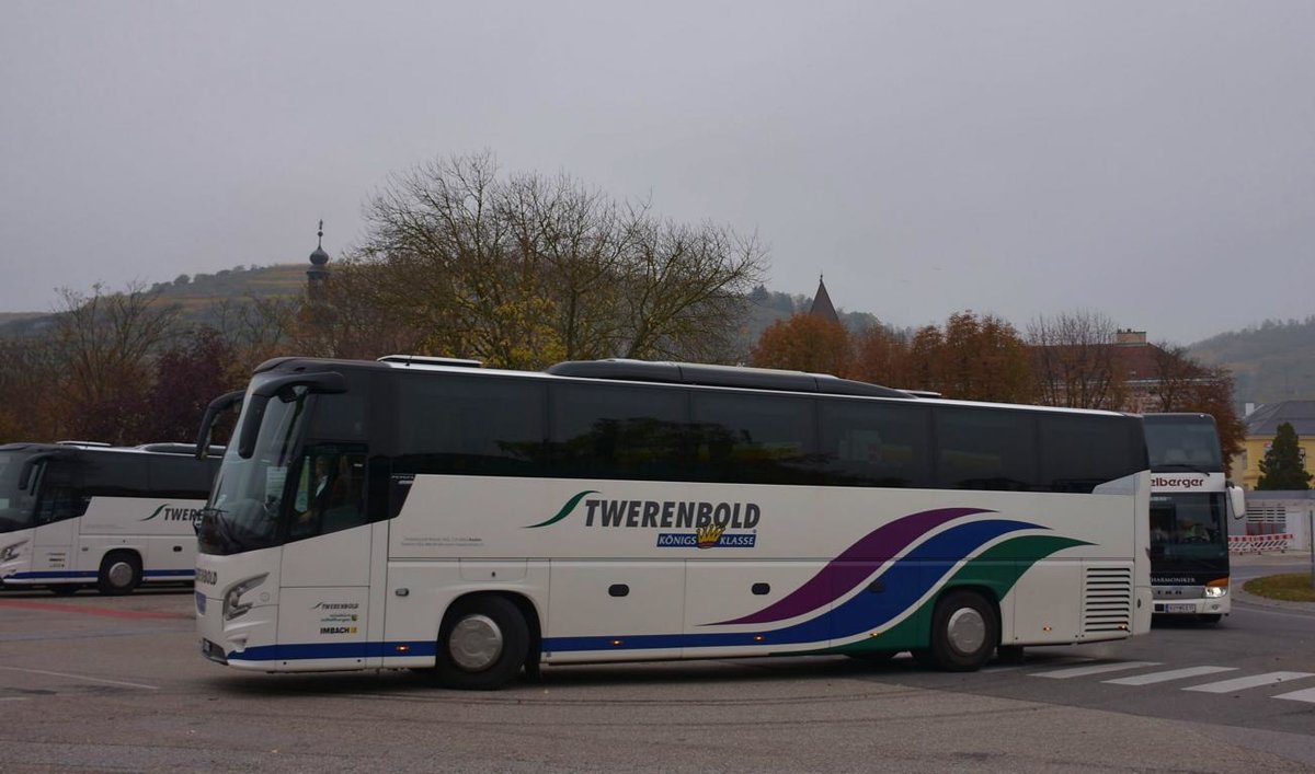 VDL Futura von Twerenbold aus der CH am 20.10.2017 in Krems gesehen.