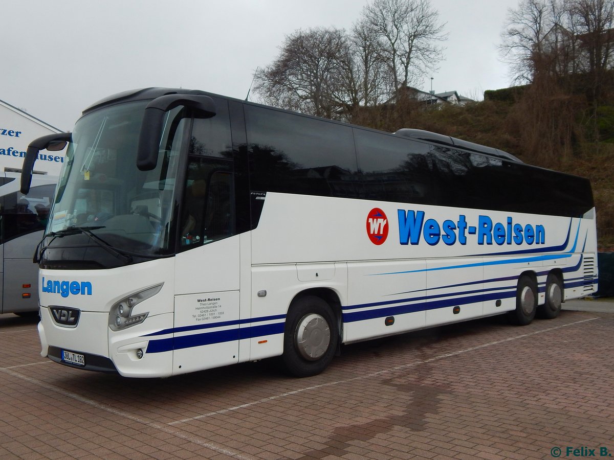 VDL Futura von West-Reisen aus Deutschland im Stadthafen Sassnitz.