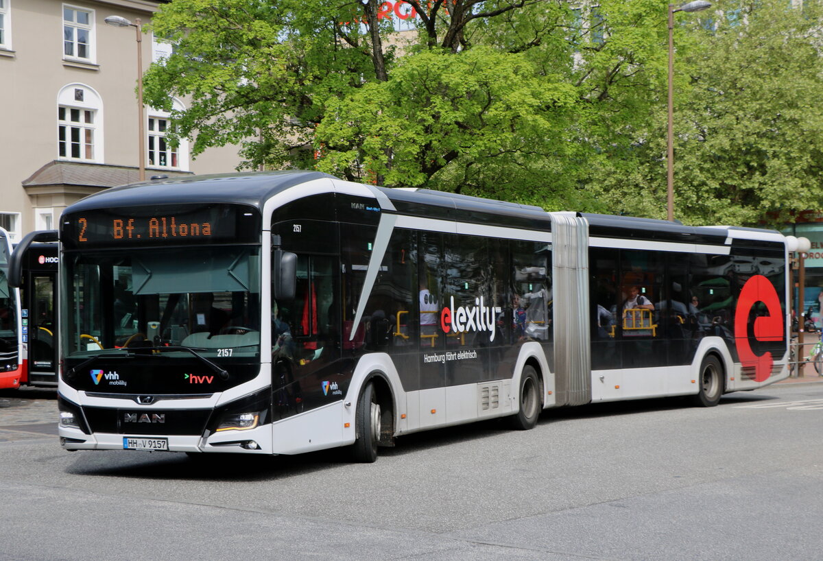 VHH Hamburg - Nr. 2157/HH-V 9157 - eMAN am 10. Mai 2025 in Hamburg, Busbahnhof HH-Altona (Aufnahme: Martin Beyer)