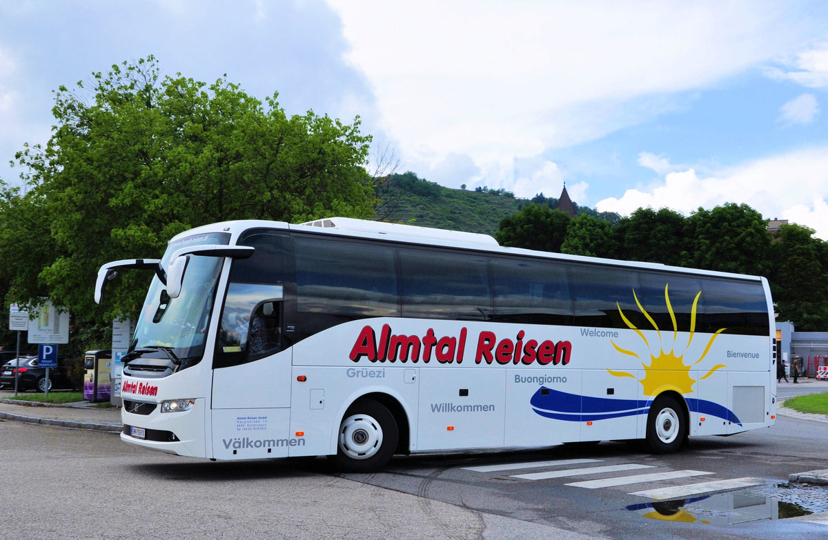 Volvo 9700 von ALMTAL Reisen aus �sterreich in Krems gesehen.