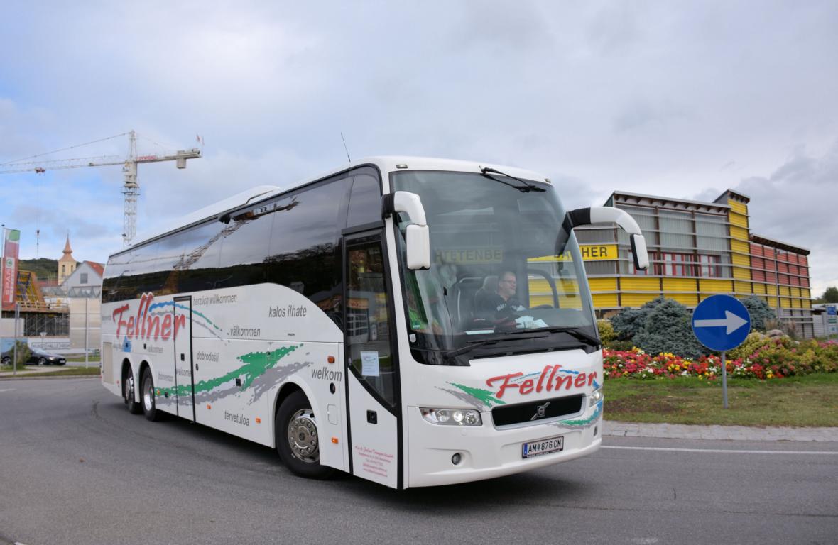 Volvo 9700 von Fellner Reisen aus �sterreich 10/2017 in Krems.
