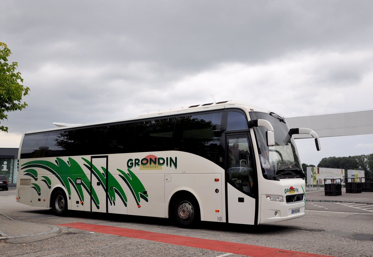 VOLVO 9700 von GRONDIN aus Frankreich im September 2013 in Krems gesehen.