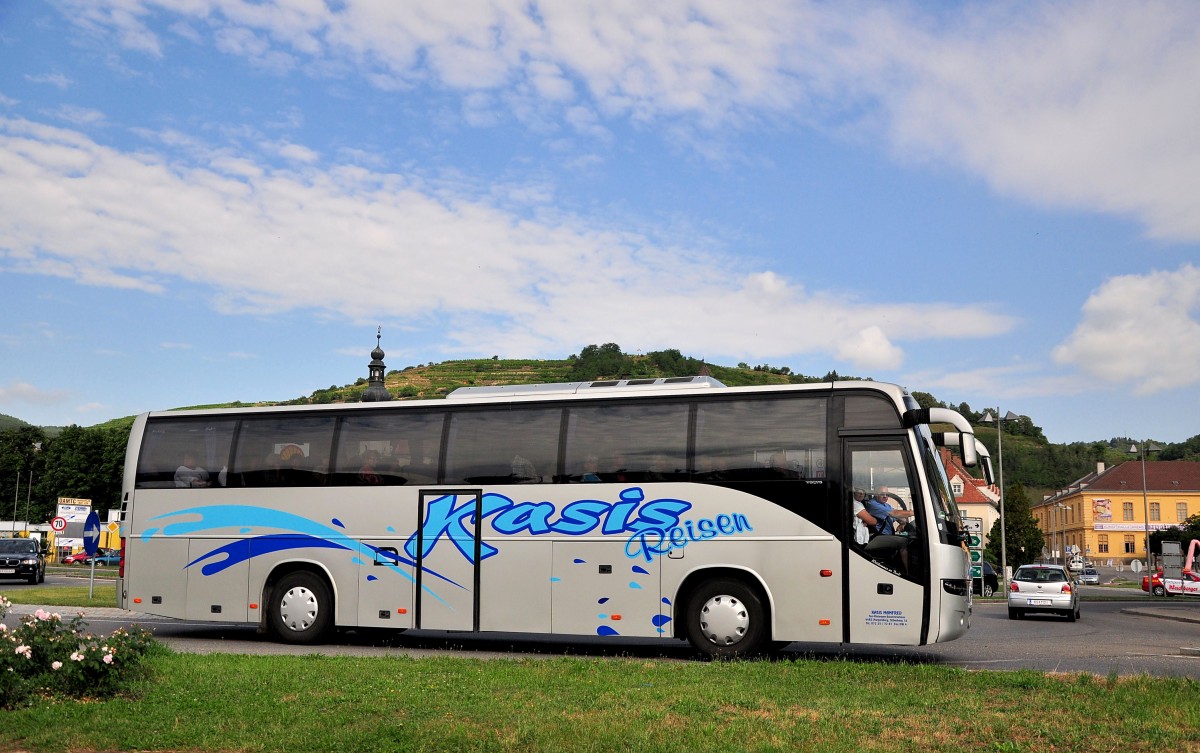 Volvo 9700 von Kasis Reisen aus �sterreich am 12.Juli 2014 in Krems gesehen.