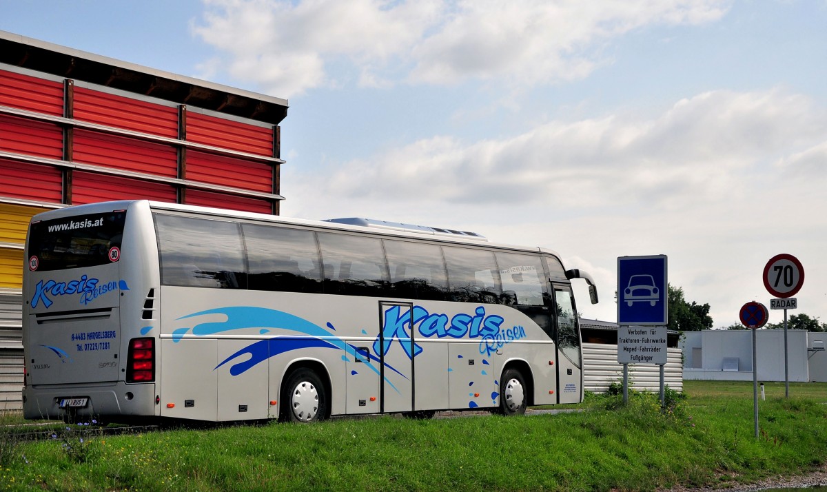 Volvo 9700 von Kasis Reisen aus �sterreich am 12.Juli 2014 in Krems gesehen.