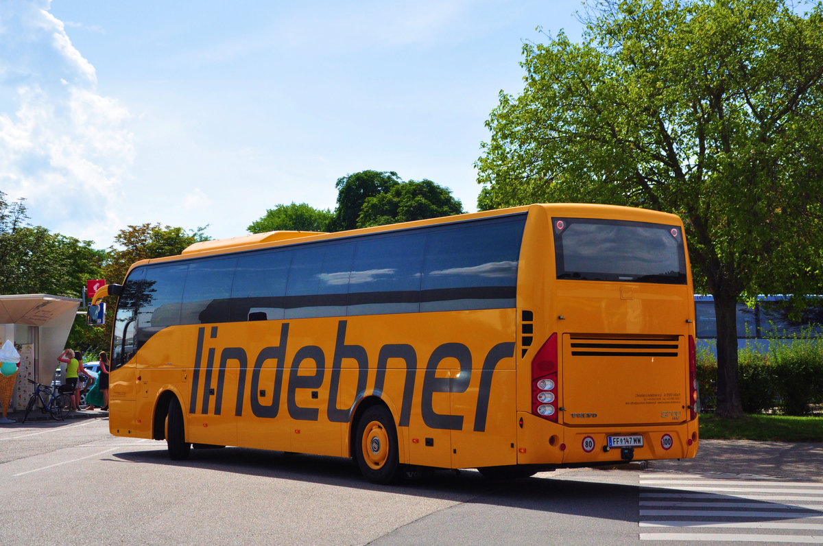 Volvo 9700 von Lindebner Reisen aus �sterreich in Krems gesehen.