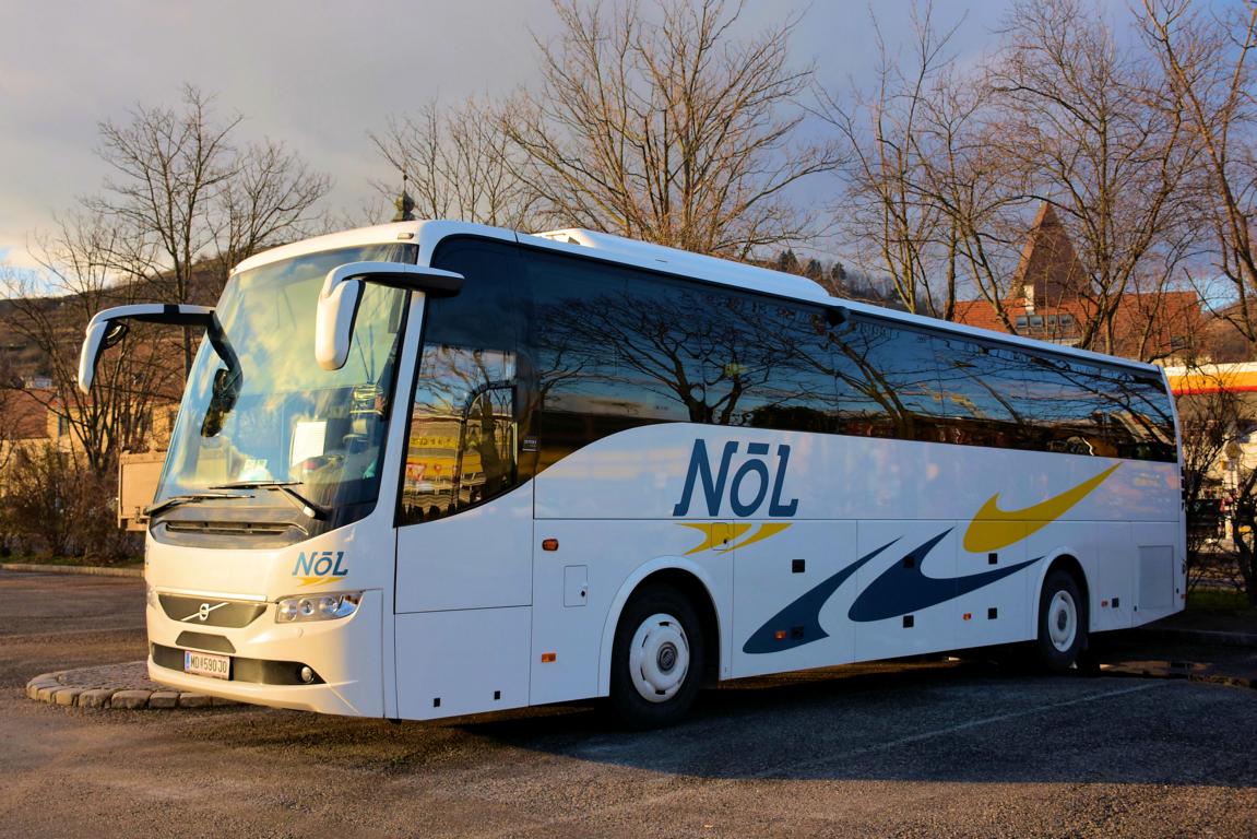 VOLVO 9700 von N�L Reisen aus Nieder�sterreich im Dez. 2017 in Krems.