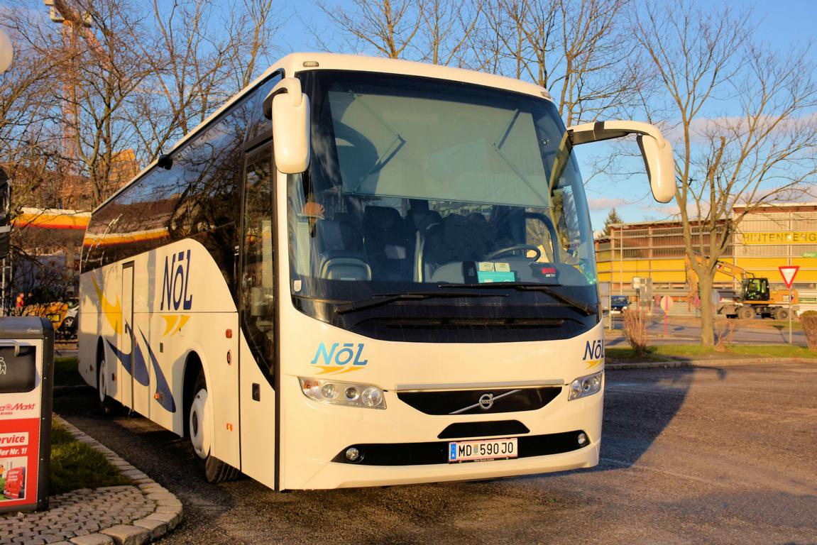 VOLVO 9700 von N�L Reisen aus Nieder�sterreich im Dez. 2017 in Krems.