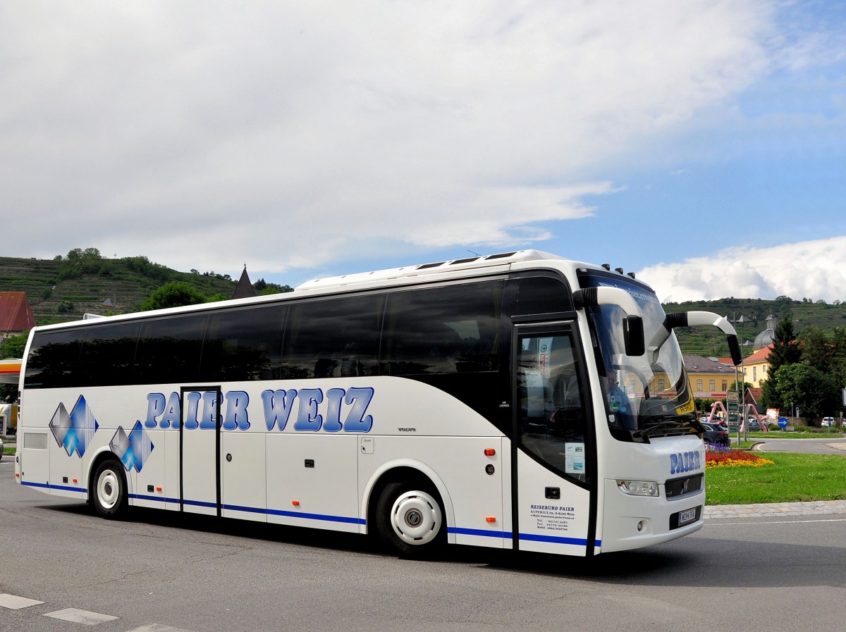 Volvo 9700 von Payer Reisen aus �sterreich am 31.Mai 2014 in Krems gesehen.