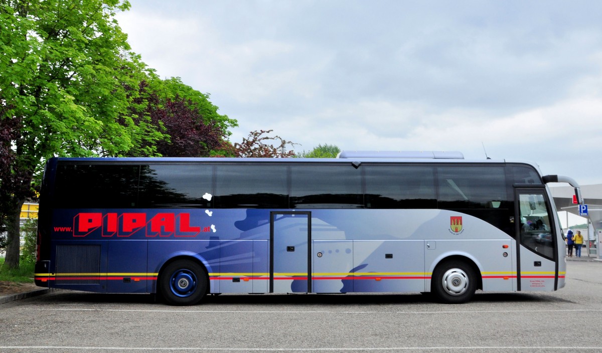 Volvo 9700 von Pipal Busreisen aus �sterreich am 7.5.2014 in Krems gesehen.