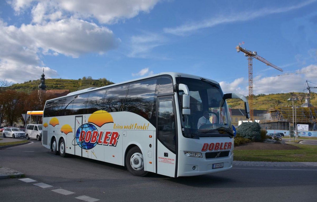VOLVO 9700 vom Reiseb�ro DOBLER aus �sterreich 10/2017 in Krems.