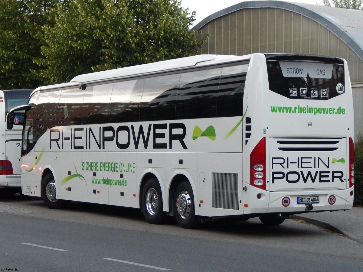 Volvo 9700 vom Reisedienst Jochem Bisoke aus Deutschland in Neubrandenburg.