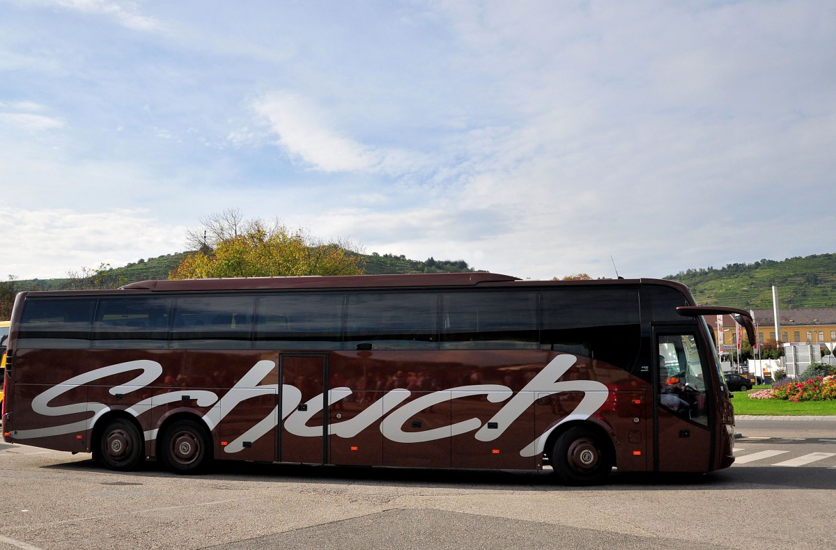 VOLVO 9700 von Schuch Reisen aus �sterreich am 20.9.2014 in Krems.