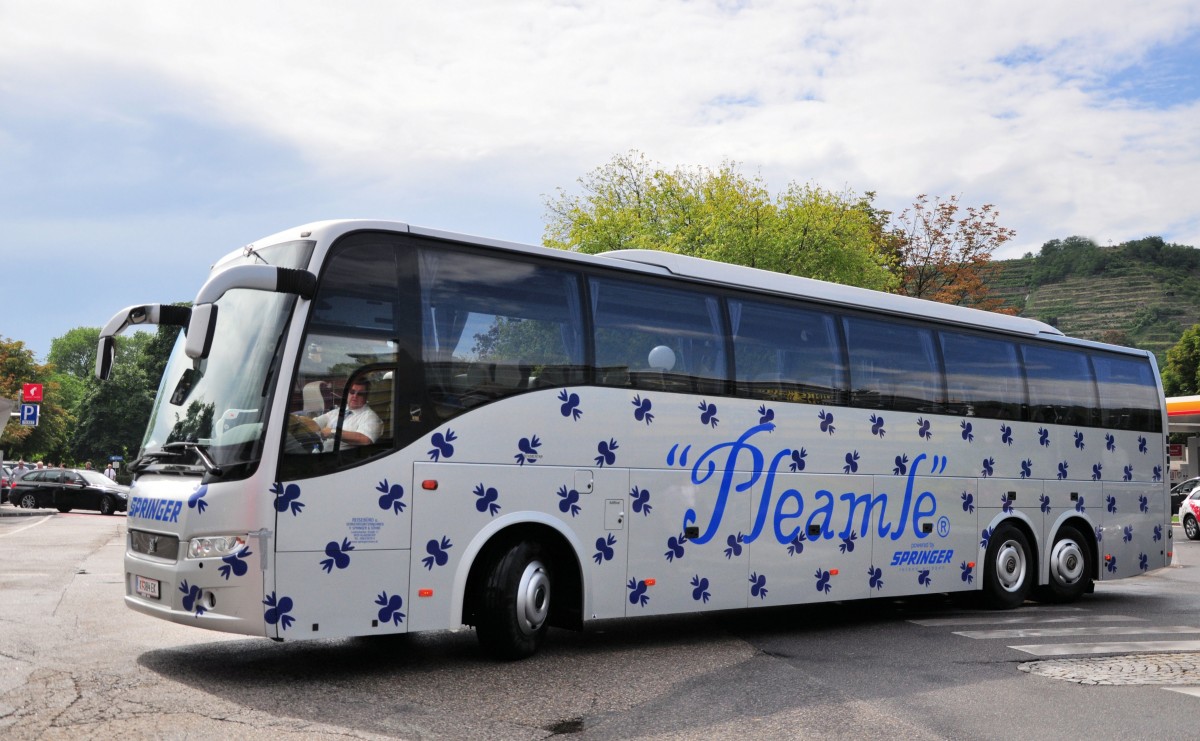 Volvo 9700 von Springer Reisen aus �sterreih am 12.Juli 2014 in Krems.