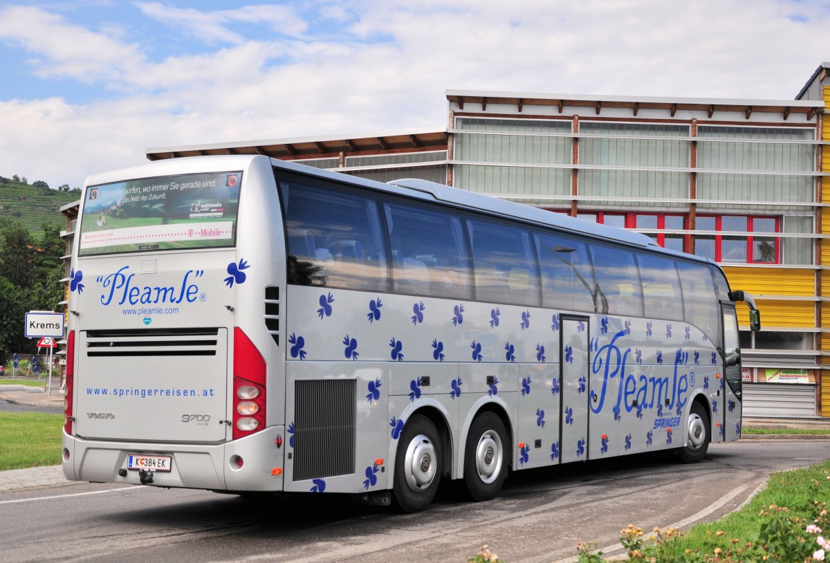 Volvo 9700 von Springer Reisen aus �sterreih am 12.Juli 2014 in Krems.