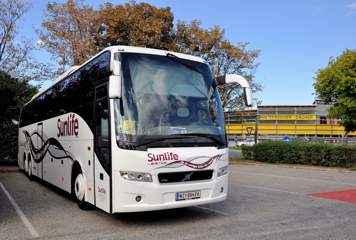 VOLVO 9700 von SUNLIFE Reisen aus �sterreich im September 2013 in Krems gesehen.