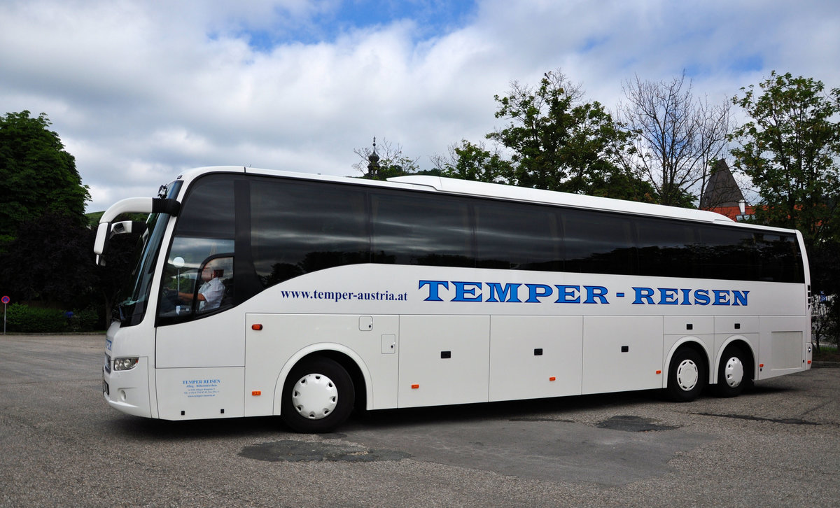 Volvo 9700 von Temper Reisen aus �sterreich in Krems gesehen.