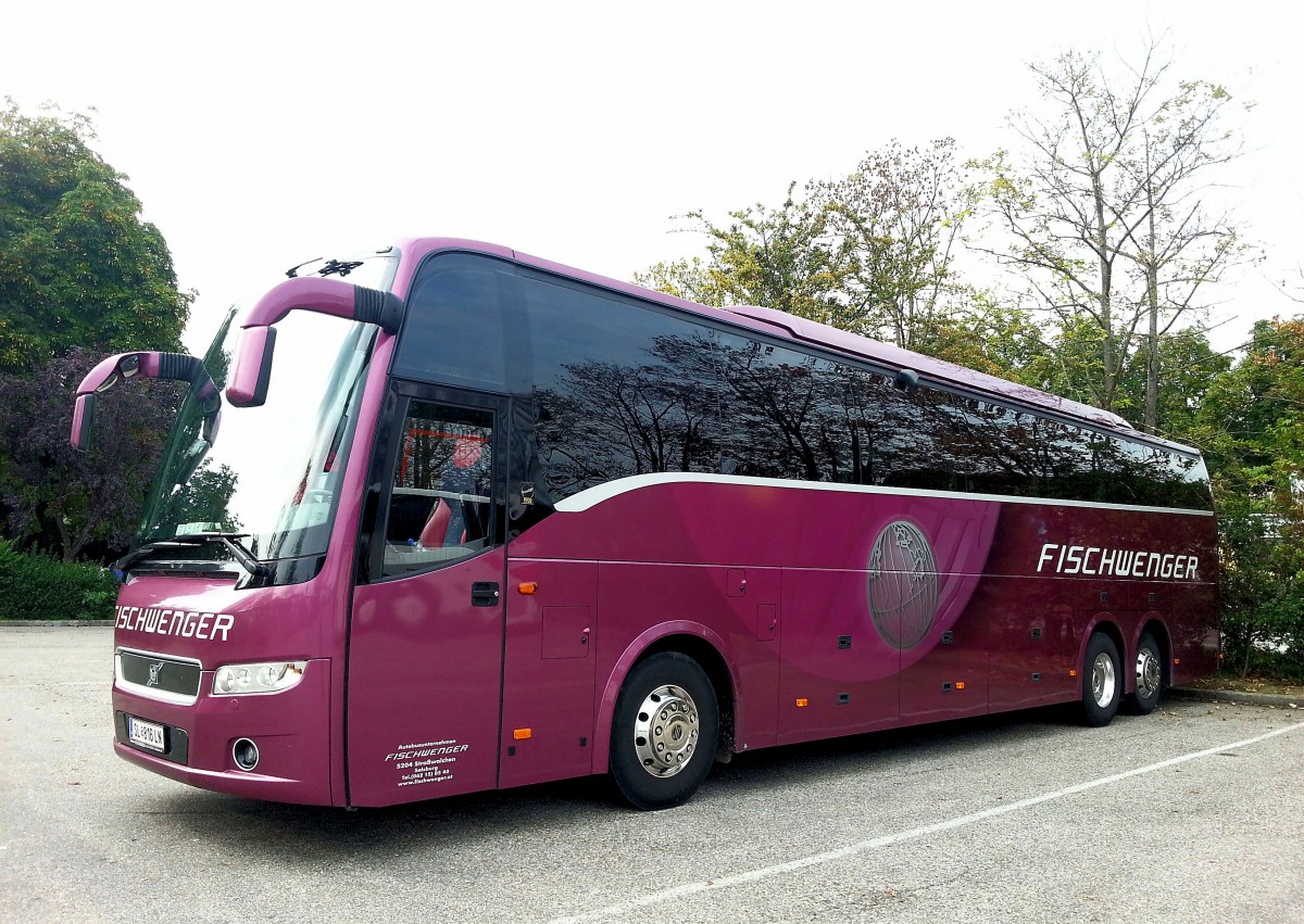 VOLVO 9900 von Fischwenger aus �sterreich am 11.9.2014 in Krems gesehen.
