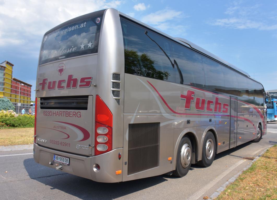 Volvo 9900 von Fuchs Reisen aus �sterreich 2017 in Krems.