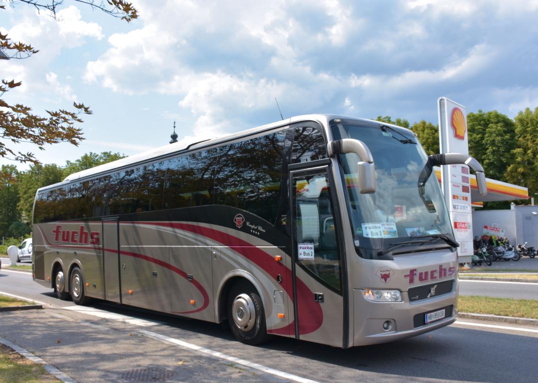 Volvo 9900 von Fuchs Reisen aus �sterreich 2017 in Krems.