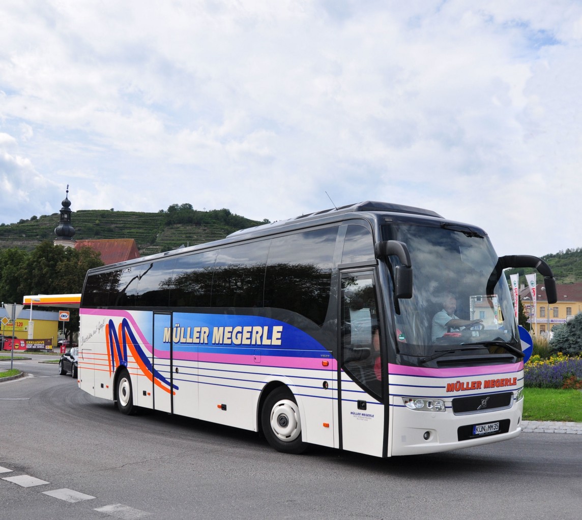 Volvo 9900 von M�ller Megerle aus der BRD am 29.August 2014 in Krems unterwegs.