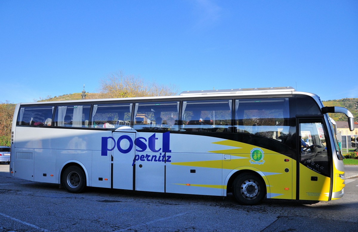 VOLVO 9900 von Postl Reisen aus �sterreich am 18.10.2014 in Krems.