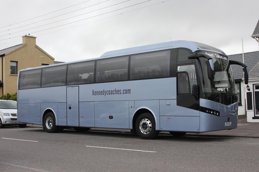 Volvo Reisebus der Fa. Kennedycoach am 12.4.2017 in Waterville in Irland.
