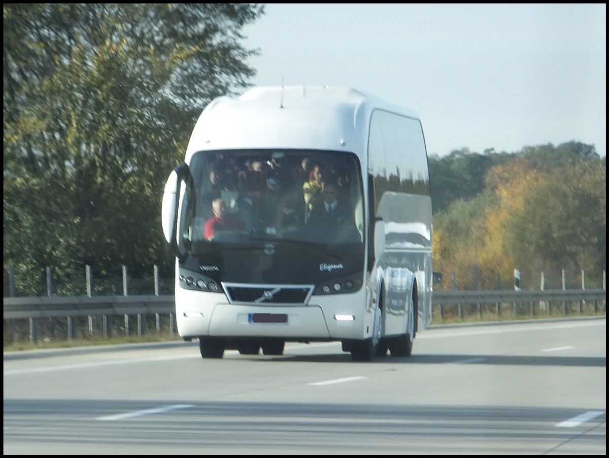 Volvo Sideral von KomBus aus Deutschland auf einer Autobahn.