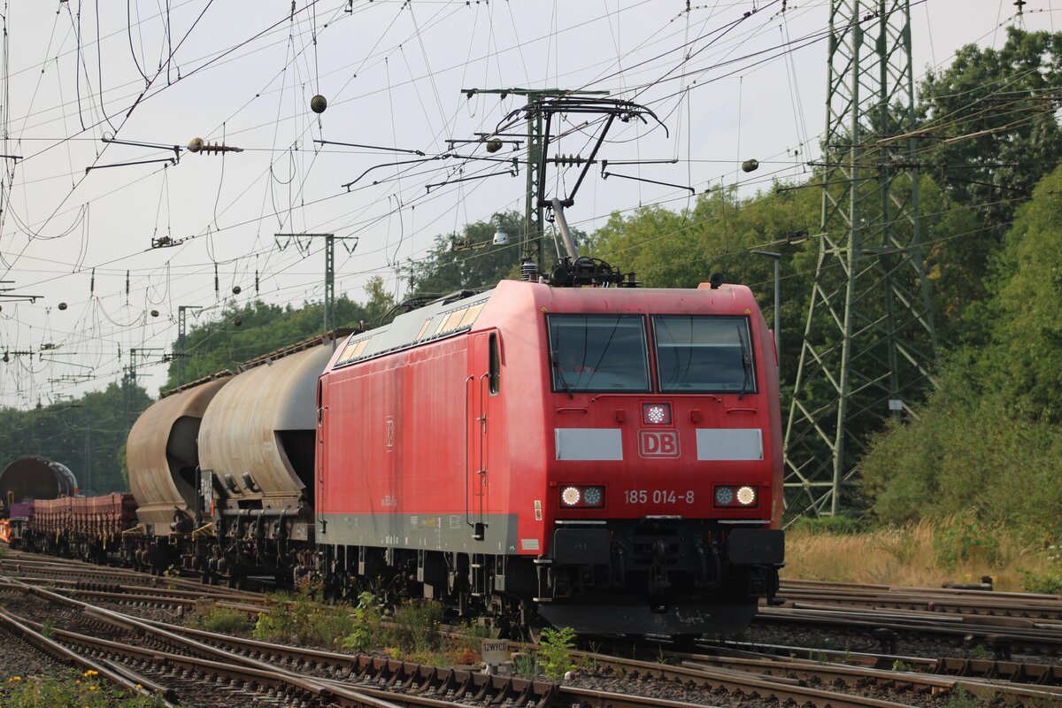 Vom F�sspfad wurde am 17 Juli 2026 DBC 185 014 beim Einfahrt in K�ln GRemberg fotografiert.