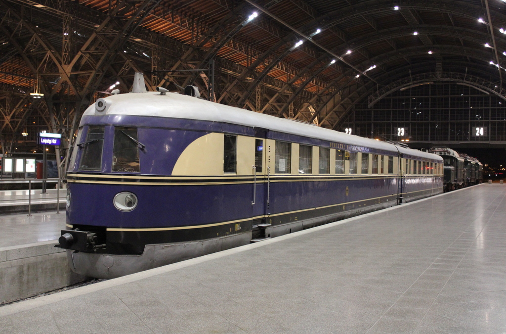VT 137 225 Fliegender Hamburger auf dem Museumsgleis im Leipzig Hbf.09.08.2025