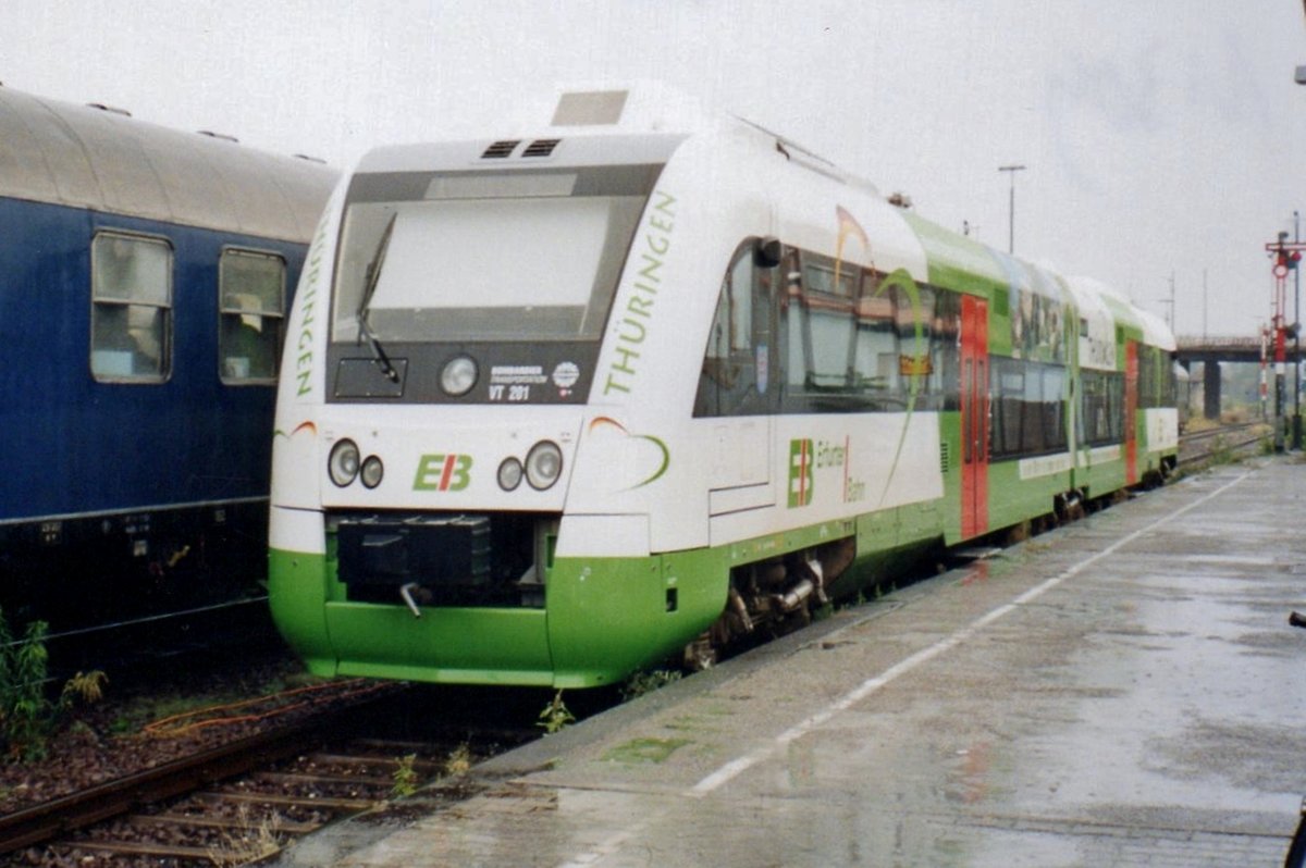 VT 201 der Süd-Thuringer Bahn war Ausstellungsstuck in Landau (Pfalz) am verregneten 29 September 2005 -während ein Plandampf in Rheinland-Pfälz.
