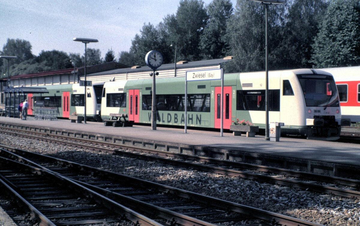 VT 22 (650) der Waldbahn in Zwiesel am 12.09.1997. 