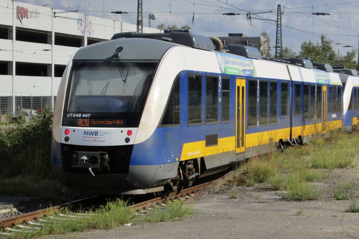 VT 648 447 treft am 16 September 2016 in Krefeld Hbf ein.