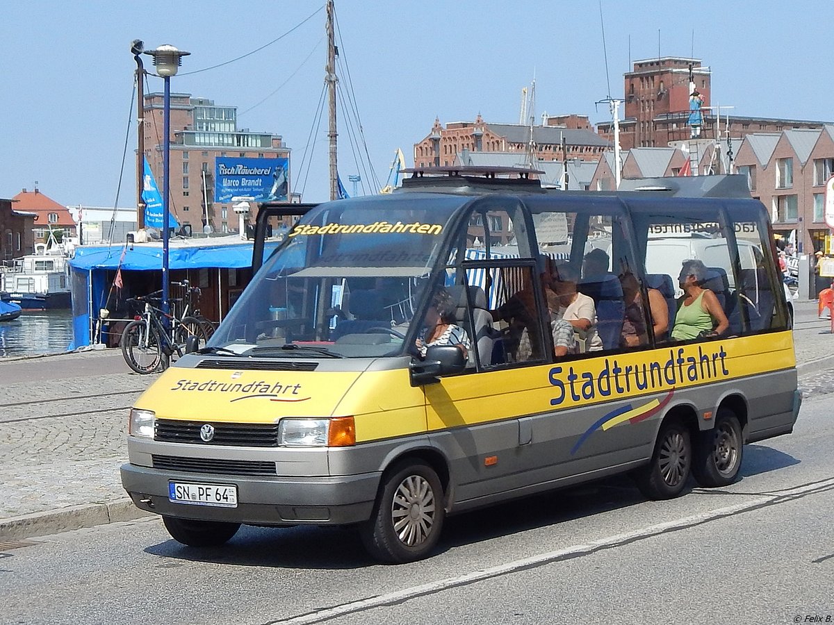 VW Microstar von Busunternehmen Manfred Scholz aus Deutschland in Wismar.