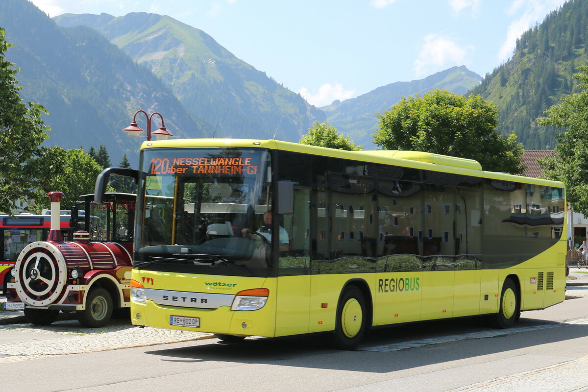 Wtzer, Grn - RE 602 DP - Setra am 19. Juli 2021 in Tannheim (Aufnahme: Martin Beyer)