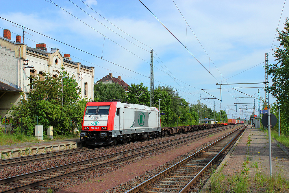Wefensleben, 21.05.2014 15:54 Uhr - ITL 185 650 mit Containerzug nach Westen