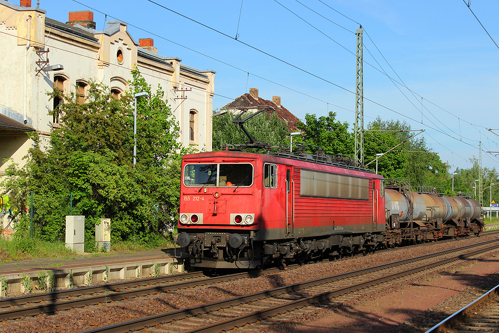 Wefensleben, 21.05.2014 18:25 Uhr - 155 212 mit Minikesselzug gen Westen