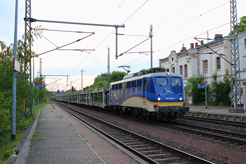 Wefensleben, 21.05.2014 20:10 Uhr - EVB 140 866 mit leerem BLG nach Osten