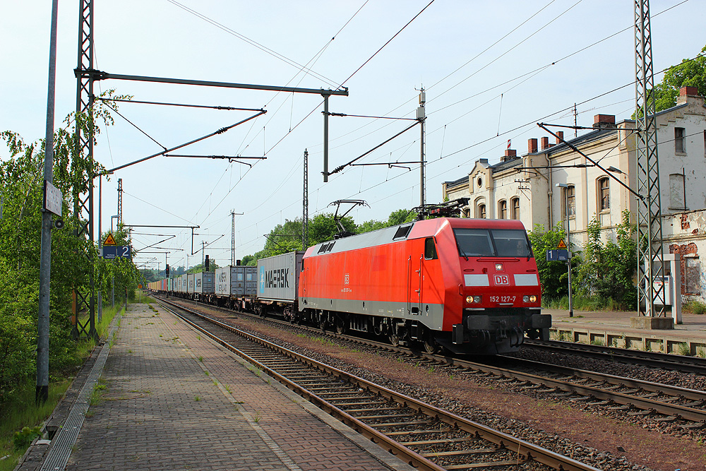 Wefensleben, 22.05.2014 17:30 Uhr - 152 127 mit Containerzug nach Osten