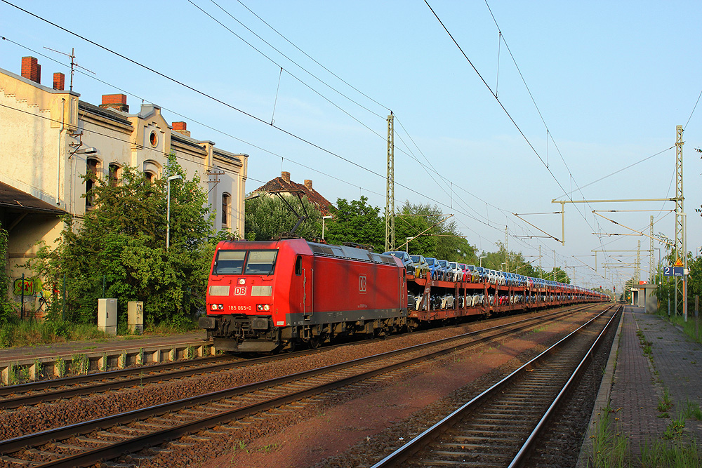 Wefensleben, 22.05.2014 19:54 Uhr - 185 065 mit Skodas nach Westen