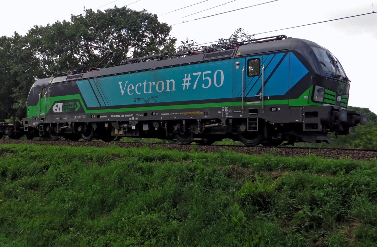 Wegen die Beleuchtungsverhältnisse könnte nür ein Lokbild von RTB 193 756 (der 750.Vectron) bei Tilburg präsentiert werden.